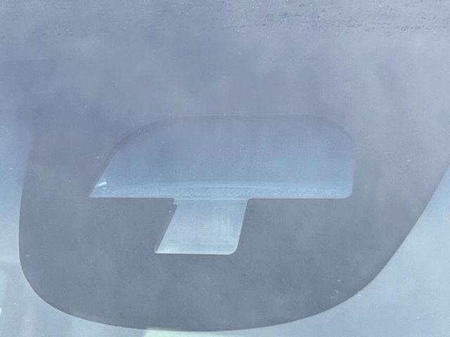 【シティブレーキアクティブシステム】低速走行中に前方の車両等を認識し、衝突しそうな時は警報とブレーキで衝突回避と被害軽減をアシスト。より安全にドライブをお楽しみいただけます。