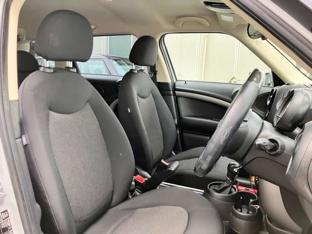 内外装は現況優先となります。現車確認をお願いいたします。