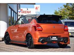 ●当店ではスマホにてInstantLiveによる中継型ライブ商談を取り入れております。スマホを介して動画にて車両をご覧いただきご来店いただく事の難しい遠方のお客様にも安心して購入頂けます。