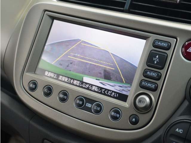 ◆バックカメラ◆リバースにするだけで映ります、後方の安全確認や、狭い駐車場での車庫入れ、雨の日や夜間など視界の悪い時に便利です！安全にバックする為には欠かせない装備です。
