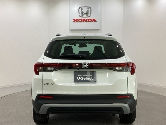 Honda認定中古車 U-Selectは3つの安心をお約束します。　1　Hondaのプロが整備した安心。 2　第三者機関がチェックした安心。　3　購入後もHondaが保証する安心。