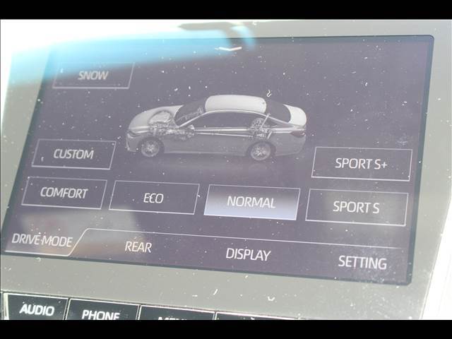 インフォメーションモニタ-には車の情報がご覧いただけます