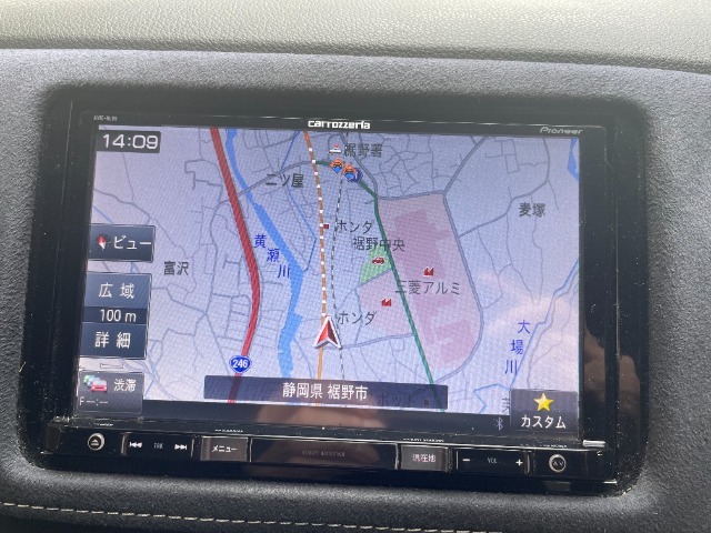 7インチナビ搭載、多彩な機能が魅力です！