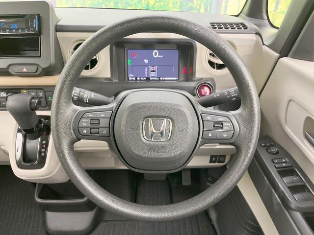 ステアリングも使用感が少なく、きれいな状態となっております♪