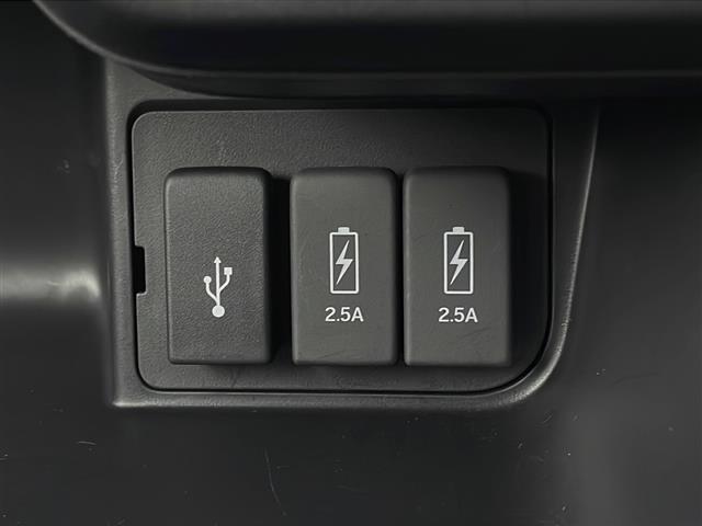 ◆気になる車はこちらの番号にお問い合わせください！なお、お電話での在庫の取り置きはできません。ご来場の際は、商談が重なる事が増えていますので事前に在庫有無をご確認ください！！◆