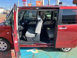 当店では、自社で仕入れした厳選車両を、多数展示しております。リーズナブルなお車を多数在庫しております。掘り出し物を探しにいらしてください。