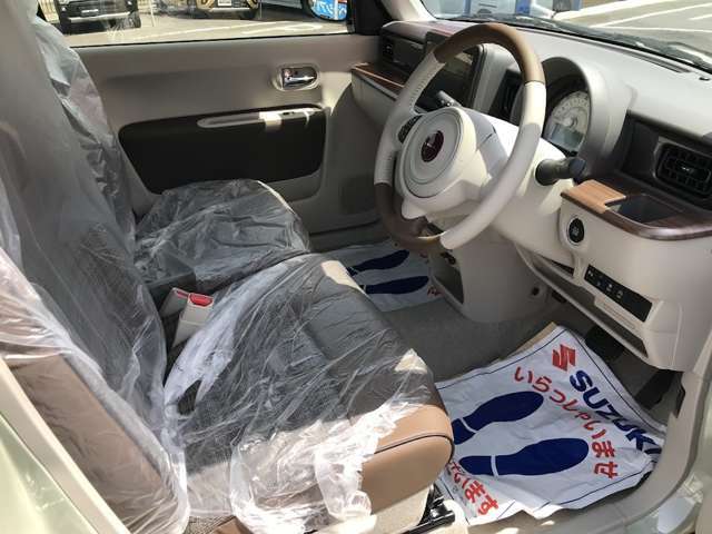 運転席はドライバーの居心地や運転の快適性を左右する大切な場所です。