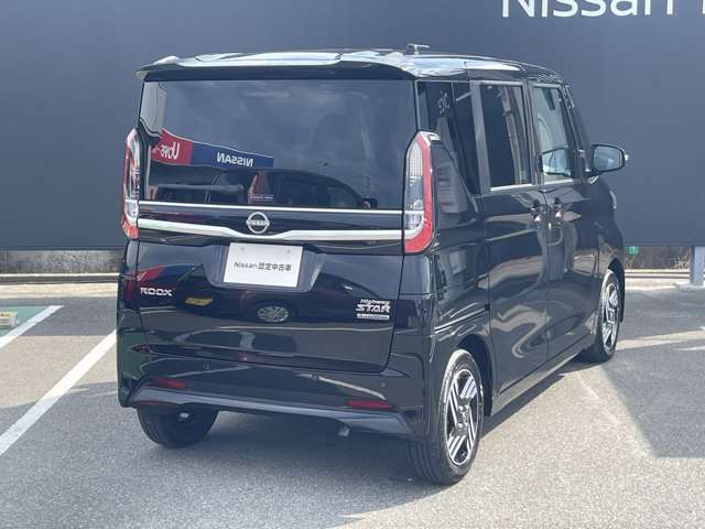 プライバシ-ガラスが装備されています。外を見るときは気にならずに、後方車両から車内が見えにくい設計です。