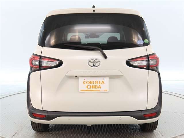 バックガイドモニターで、後方を確認しながら安心して駐車することができます。運転初心者も熟練者も必須の機能ですよ！