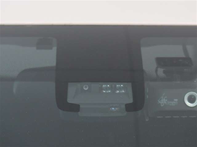 サポカーは、高齢運転者を含めたすべてのドライバーによる交通事故の発生防止・被害軽減対策の一環として、国が推奨する新しい自動車安全コンセプトです。詳しくは販売店スタッフまでおたずねください。