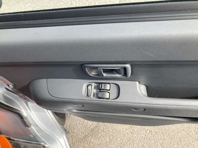 パワーウィンドウも動作チェックOKです！何でも気になることはお問合せ下さい！