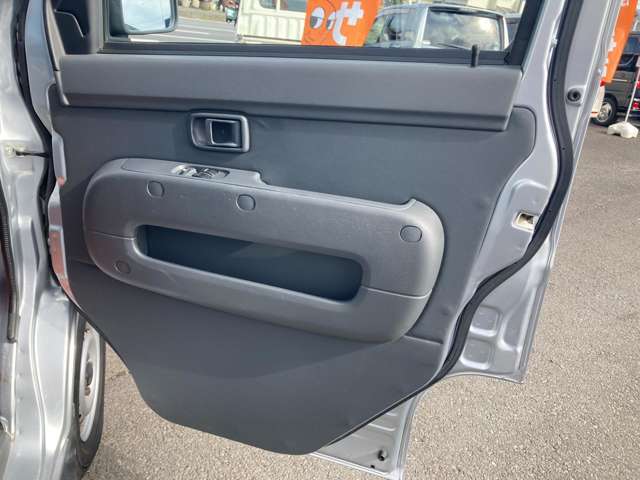 パワーウィンドウも動作チェックOKです！何でも気になることはお問合せ下さい！