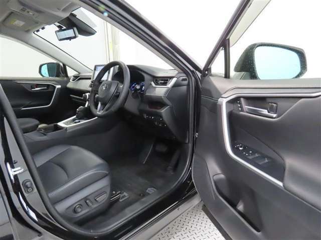 【禁煙車の定義】当店の定義・・・☆タバコ臭くない事☆コゲがない事☆灰皿等の喫煙器具が未使用の事　以上3項目をクリアした場合【禁煙車】と表示します。（現状を表しています。過去の事は、断定できません。）
