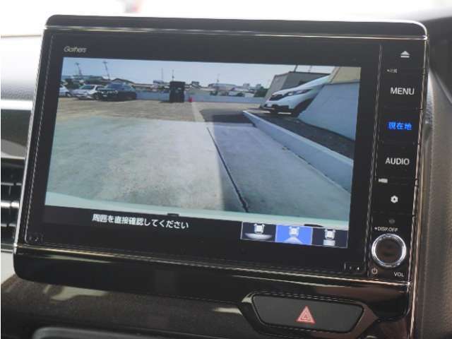 ◆バックカメラ◆リバースにするだけで映ります、後方の安全確認や、狭い駐車場での車庫入れ、雨の日や夜間など視界の悪い時に便利です！安全にバックする為には欠かせない装備です。