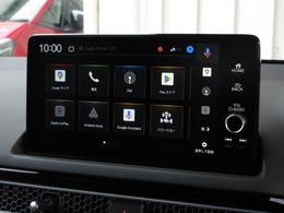 ナビゲーションはホンダコネクトディスプレイを装着しております。AM、FM、Bluetooth、アップルカープレイ、アンドロイトオートがご使用いただけます。初めて訪れた場所でも道に迷わず安心ですね！