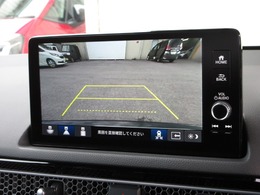 バックをするとき自動でリアの様子が映る『リアカメラ』付き！ナビ画面で確認しながらバックができますから安心ですね。でも、目視も大切ですよ！安全第一でお願いします！