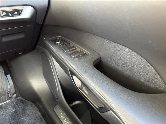 【窓操作部】『窓周辺/窓周辺装備』の画像になります。写真の内容に関してご不明点、ご質問等がございましたらお気軽にガリバー店舗までお問い合わせください。