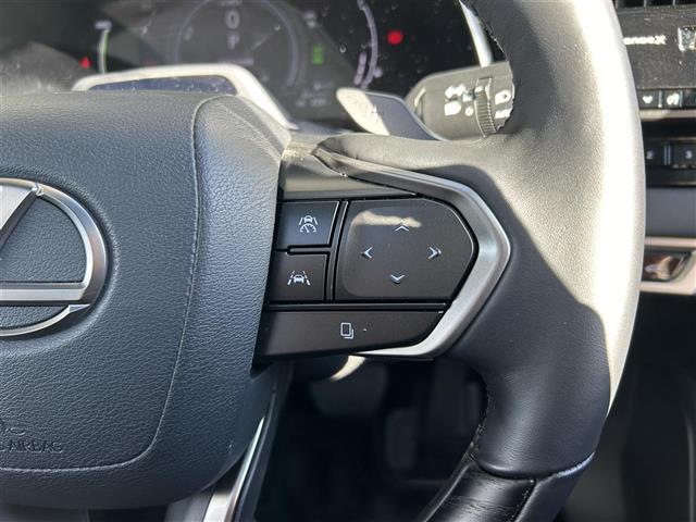 【運転席操作部】『運転席周辺の装備』の画像になります。快適なドライブを楽しむための機能が装備されています！運転席から触れるので使いやすいです！