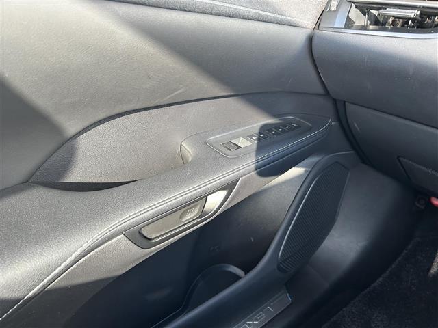 【窓操作部】『窓周辺/窓周辺装備』の画像になります。写真の内容に関してご不明点、ご質問等がございましたらお気軽にガリバー店舗までお問い合わせください。