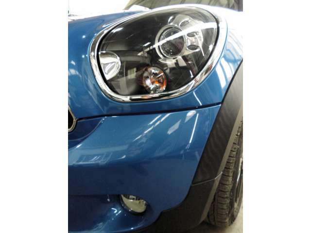 フォグランプも装備されておりHID＋フロントフォグで更によく照らしてくれます。