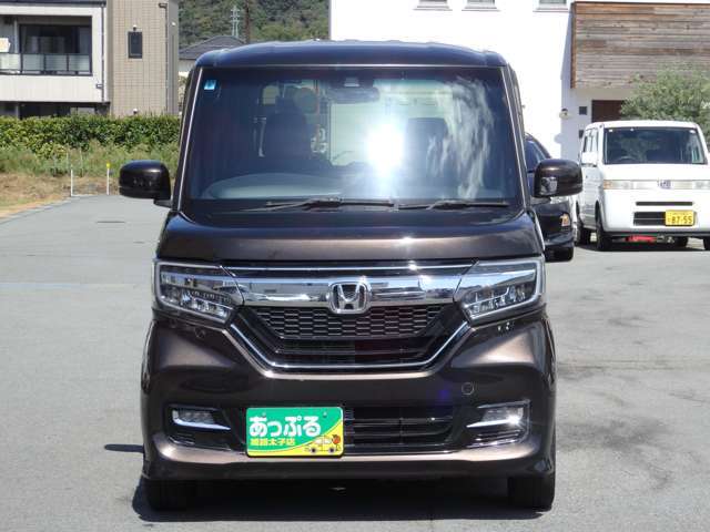 毎日全国の仕入れ先から厳選した車を仕入れしております！プロの査定士の検査を受けた車を仕入れ、入庫後も社員が1台1台を走行チェックや状態確認・装備確認などを入念に行います。