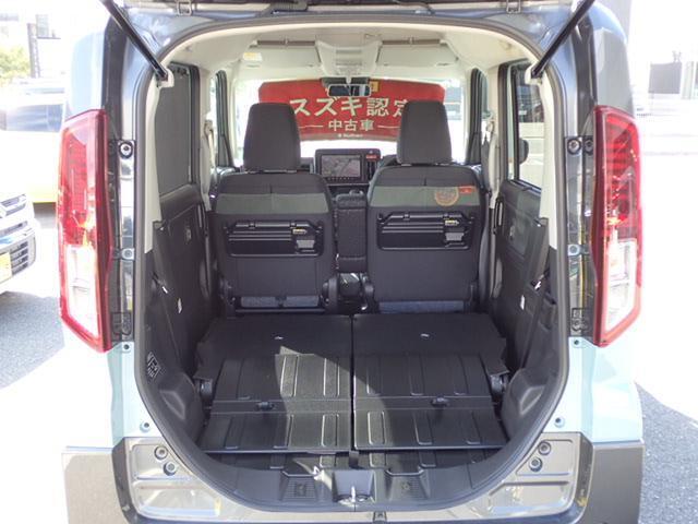 リヤシートも全車消毒済み。シートを倒すとゆったりとした室内空間に★レジャーにショッピングに大活躍！