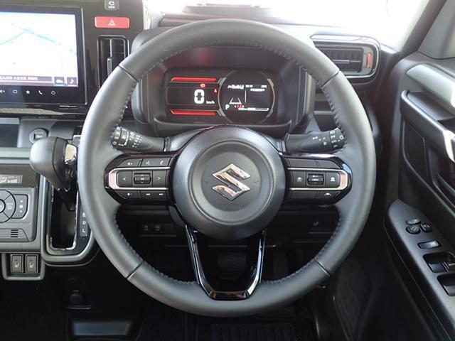 【オートライトシステム】・【ステアリングオーディオ】・【アダプティブクルーズコントロール】など多機能！