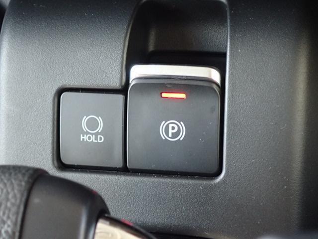 スイッチ一つで操作可能な【電動パーキングブレーキ】★停車を保持する【ブレーキホールド】。