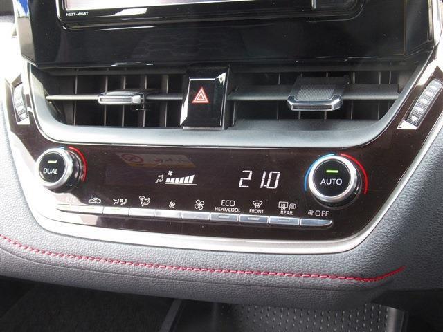 セーフティセンス・純正ナビ・フルセグTV・Bluetooth・CD/DVD再生・バックカメラ・ACC・LDA・Cセンサー・オートライト・LEDヘッドライト・オートHIビーム・ETC・純正18AW