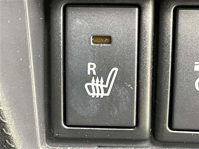 ＊セールスポイン【シートヒーター】シートを温めてくれる暖房機器です！長時間座っていると負担が掛かりやすい背中や腰、または冬場などの寒い日に冷えやすい脚部に快適なぬくもりを伝えます。