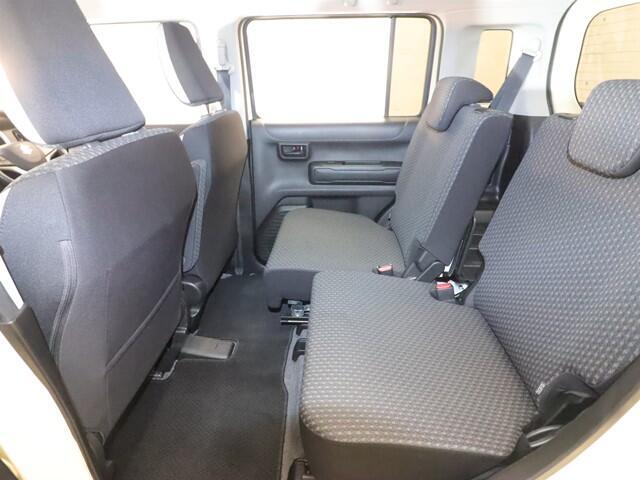 お車のご購入は　カーセブンメガ三郷店にお任せ！入庫の流通がシンプルでおトクな下取り車、買取車が多数在庫！また、とても魅力的なオークションカーも勢ぞろい♪広大な展示場に300台以上の在庫がございます♪