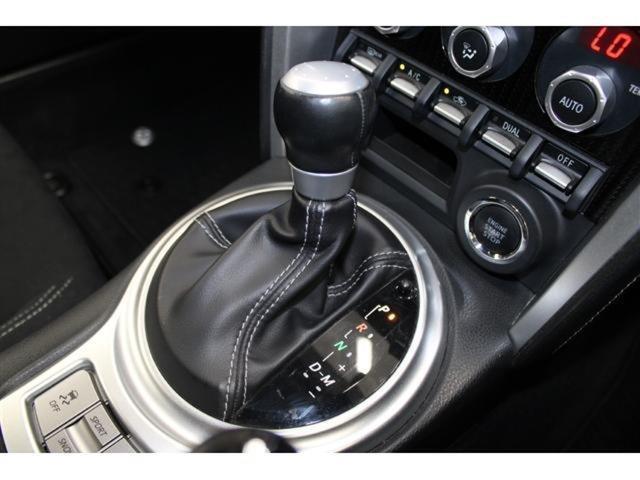 大好評のボディコーティング「ハイモースコート」もご納車までに施工可能。雨染みや線傷など中古車だからと諦めていませんか？ピカピカの状態でお乗り出しいただけます。