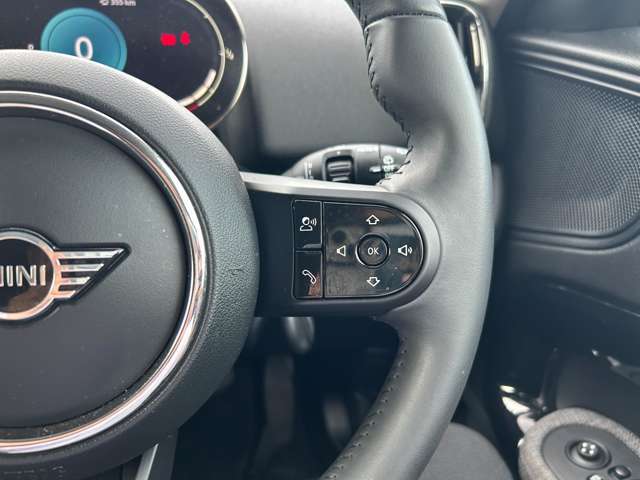 BMW、メルセデス、アウディといったドイツのプレミアムブランドをはじめとした、各種輸入車ブランドを同時に比較することができます。