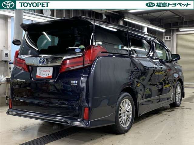 トヨタならではの「3つの安心」をセットにした『トヨタ認定中古車』です。「まるごとクリーニング」　「車両検査証明書」　「ロングラン保証」付き。