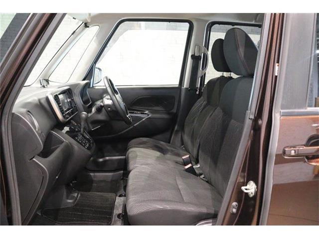 体格に合わせてシートの位置をきめ細かく調節できるので、いつでも最適な運転姿勢をキープ。操作も軽く、ラクラクです