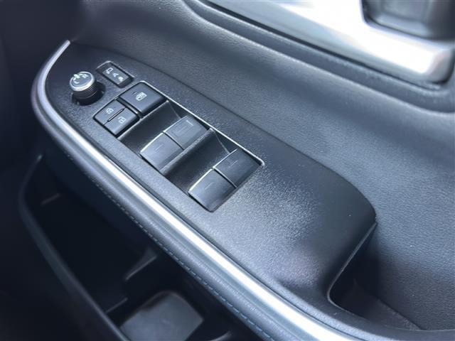 【窓操作部】軽い力で、窓を開けたり閉めたりすることができます！掲載箇所以外にご希望の写真がございましたら、お気軽にお問い合わせ下さい！メールや郵送でお送りさせていただきます。