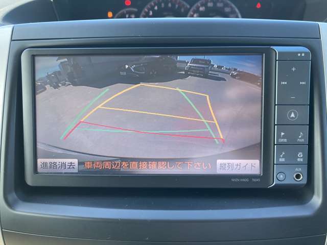 バックカメラつきです。駐車が苦手な方も安心のバックカメラ付きです。ガイドラインもあるので駐車もしやすくなりますよ！