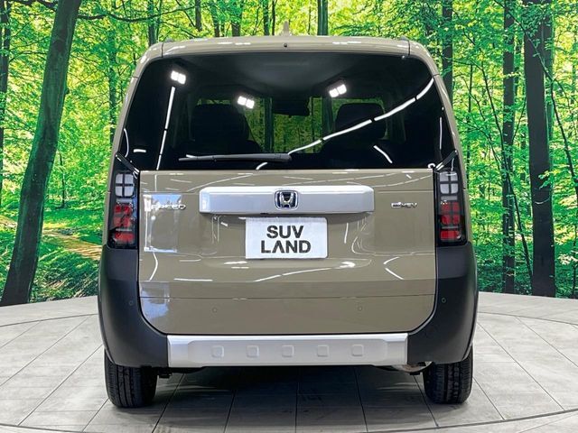 安心の最長10年・走行無制限保証（有償）をご用意。保証内容も充実はもちろん、無料点検＆オイル交換や、年中無休の全国・24時間ロードサービスも付帯されておりますのでご安心下さい。