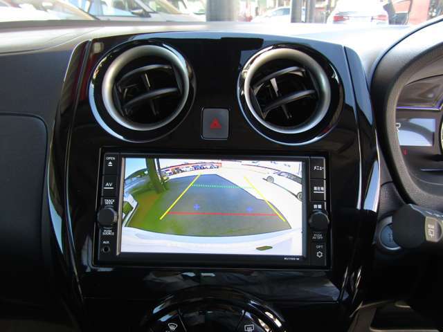 バックカメラ付き！駐車が苦手な方も安心です