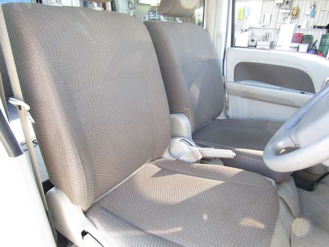 お車のカスタムや外装磨き、板金作業、各種新品部品や中古部品もお探しします●あいおい損保代理店●任意保険の取扱いも御座います●上級資格者が常駐●無料お見積り●加入者はロードサービス付●詳細は当社まで●