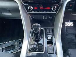 最適なモードを選べるドライブモードと電動パーキングブレーキ！