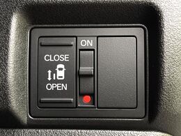 【パワースライドドア】スマートキーや運転席のスイッチでスライドドアの開閉が可能♪電動だから力を入れてドアを開ける必要が無く、小さいお子様でも、重い荷物を持っている時もラクに開け閉めできます♪