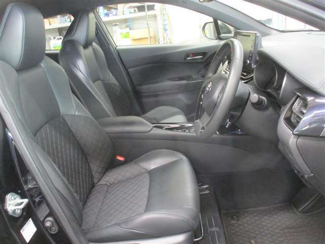 『トヨタ認定中古車』取扱店！全国のトヨタ販売店の豊富なラインナップからお選びいただけます♪県外の車を取り寄せることが可能です♪（取り寄せの際はいくつか注意点がございますので詳しくはスタッフへ）