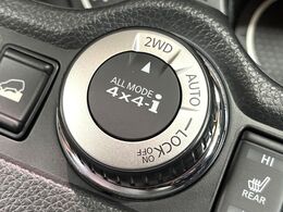 【オールモード4×4】2WD/4WDモードを手軽に切り替え可能。燃費重視の2WD、スタック時に役立つLOCK、AUTOモードでは4WDの配分を自動で調整し、路面状況を問わず安定した走りをサポート。