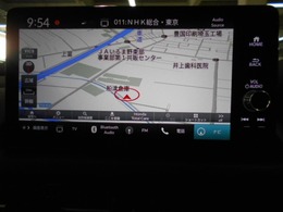 【ナビゲーション】　ナビを装備しております！インパネ内にスッキリとビルトイン装着されておりますので、運転時に視界の妨げになる事もありません。