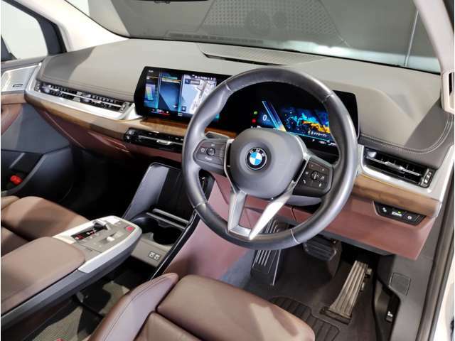 ☆センターパネルを運転席側に僅かに傾けたBMW独特のインパネ☆【駆け抜ける歓び】はここからもスタートしております☆