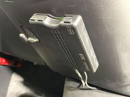 【ETC】高速道路の料金所をストレスなく通過！話題のスポットやサービスエリアに多い「スマートIC」利用時は必須のアイテムです。当店でセットアップを実施、ご納車当日からすぐにご利用いただけます！