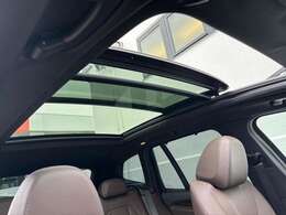 お気に入りのお車があれば、ぜひステアリングを手にしてください。稀少モデルも鋭意取り揃え、幅広いニーズにお応え致します。スタッフ一同皆様のご来店を心よりお待ち申し上げます。