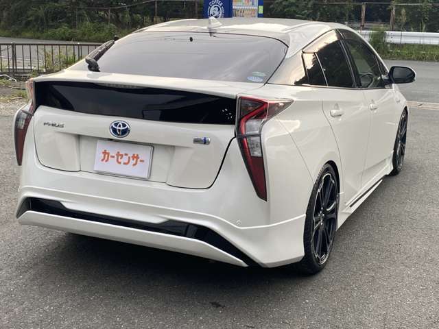明るく輝く空のように青く透き通るお付き合いを目指しております。輸入車販売はもちろん、故障トラブルは迅速に対応致します！