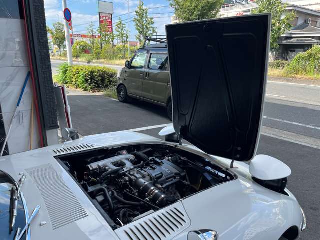 【ルーフ】ルーフにも目立つキズや凹みなど無くキレイな状態が保たれたお車です。コーティング施工も可能ですのでご相談下さい♪